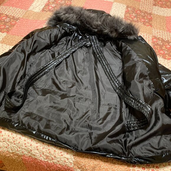 NWOT Shiny Black Puffer Jacket Size M - Picture 4 of 4